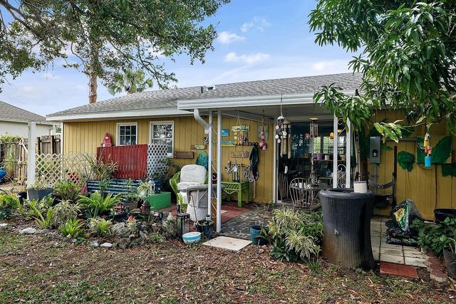 481 Warren Street, Sebastian, FL 32958
