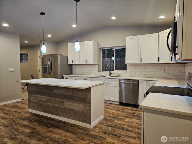 16 Pebble Creek Court, Elma, WA 98541