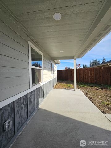 16 Pebble Creek Court, Elma, WA 98541