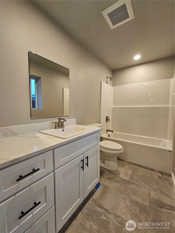 16 Pebble Creek Court, Elma, WA 98541