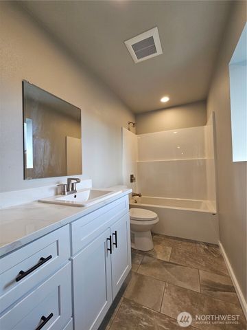 16 Pebble Creek Court, Elma, WA 98541