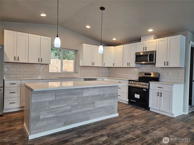 16 Pebble Creek Court, Elma, WA 98541