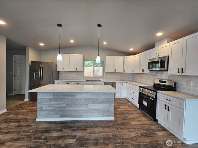 16 Pebble Creek Court, Elma, WA 98541