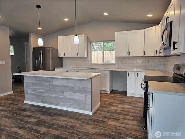 16 Pebble Creek Court, Elma, WA 98541