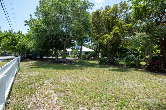130 Pippin Drive, Plantation Key, FL 33036