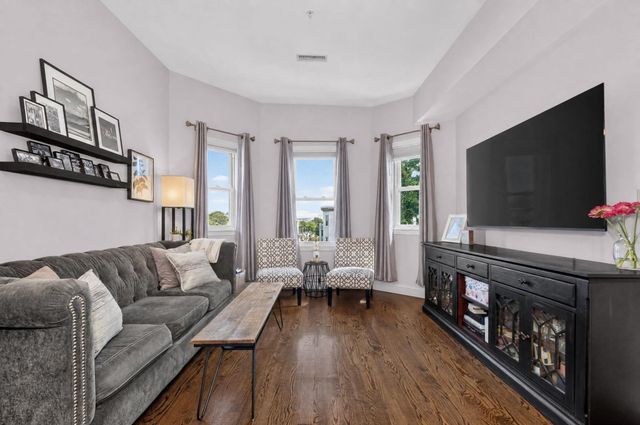 995 Dorchester Ave 3, Boston, MA 02125
