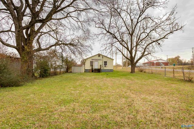 1101 W Montgomery Avenue, Sheffield, AL 35660