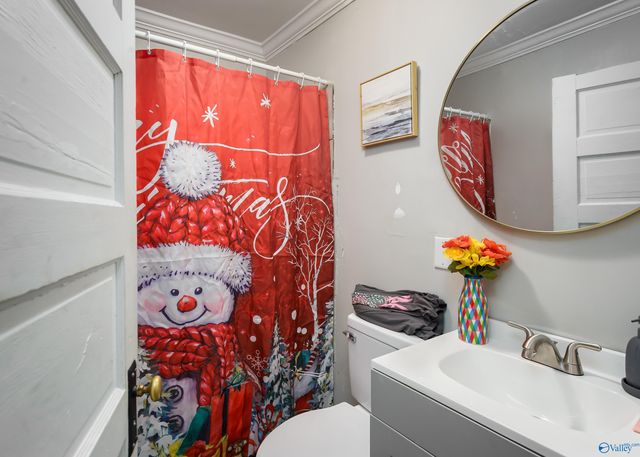 1101 W Montgomery Avenue, Sheffield, AL 35660