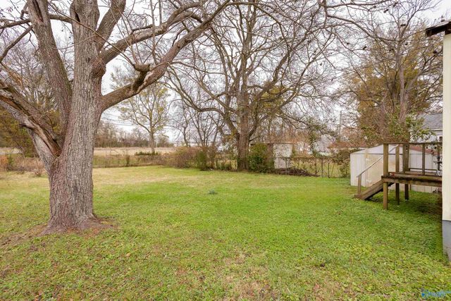 1101 W Montgomery Avenue, Sheffield, AL 35660