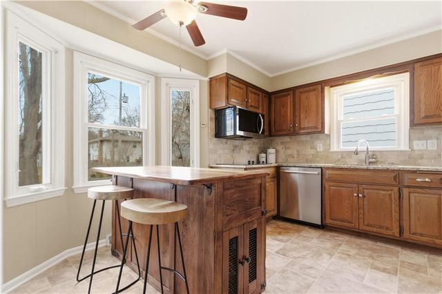 7230 Goodman Street, Overland Park, KS 66204