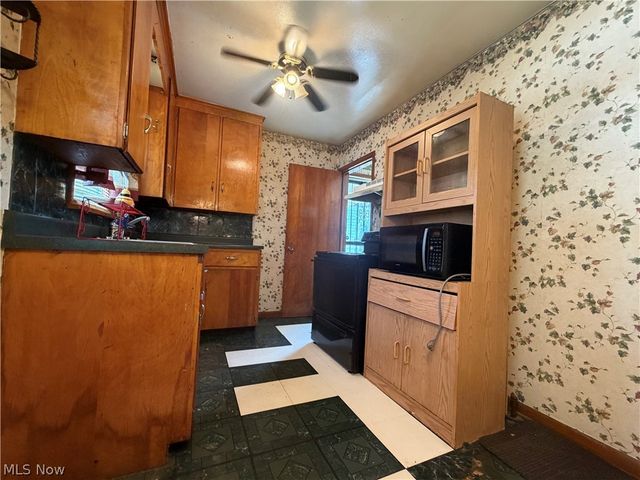 2544 Gilbert Avenue NE, Canton, OH 44705