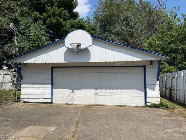 2544 Gilbert Avenue NE, Canton, OH 44705