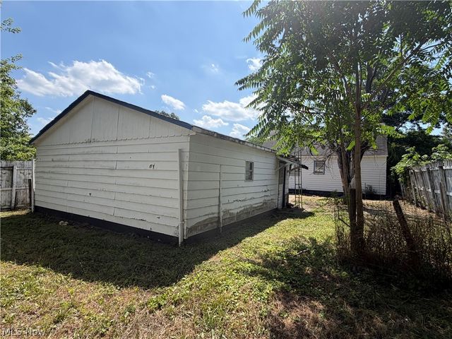 2544 Gilbert Avenue NE, Canton, OH 44705