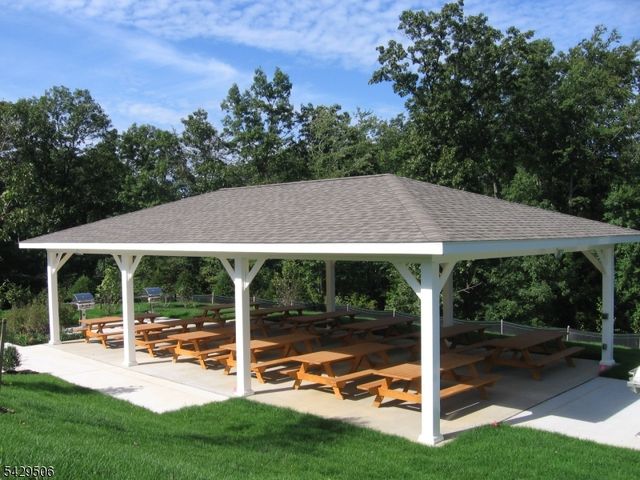7210 Polk Dr, Rockaway Twp., NJ 07866