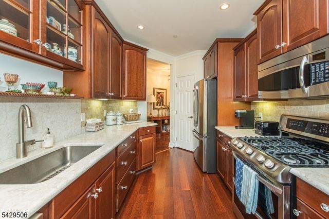7210 Polk Dr, Rockaway Twp., NJ 07866