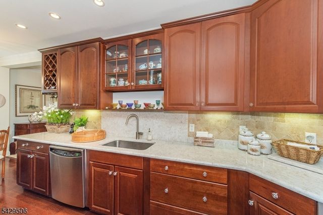 7210 Polk Dr, Rockaway Twp., NJ 07866