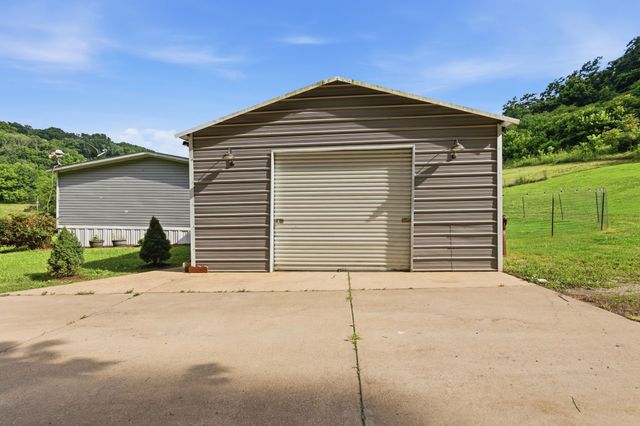 3204 Grizzly Rd, Culleoka, TN 38451
