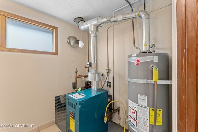 611 Bragaw Street, Anchorage, AK 99508