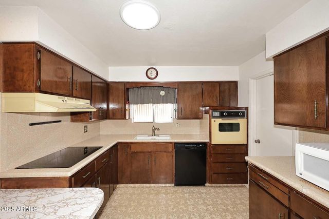 5807 E ADOBE Road, Mesa, AZ 85205