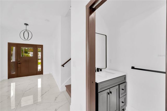 1105 CONANT AVENUE, Safety Harbor, FL 34695