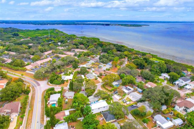 1105 CONANT AVENUE, Safety Harbor, FL 34695