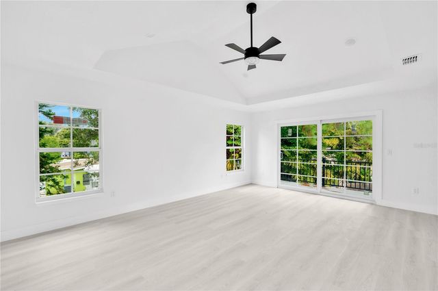 1105 CONANT AVENUE, Safety Harbor, FL 34695