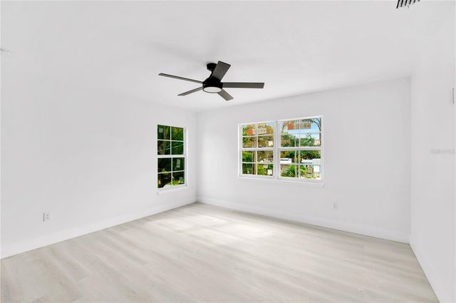 1105 CONANT AVENUE, Safety Harbor, FL 34695