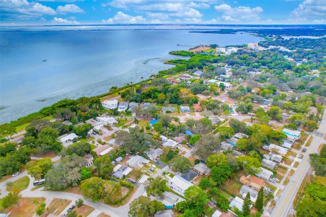 1105 CONANT AVENUE, Safety Harbor, FL 34695