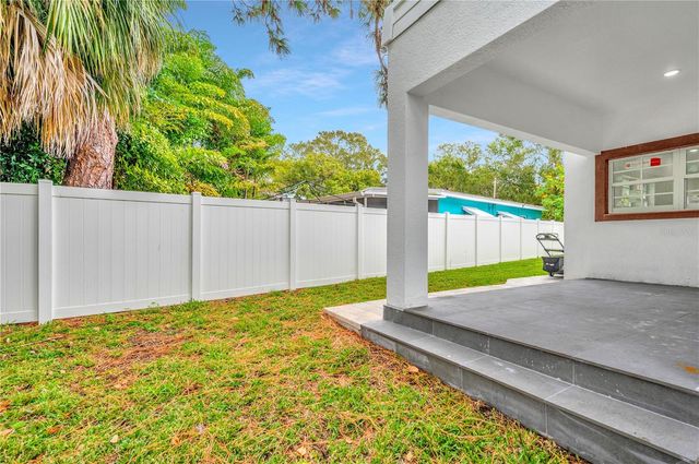 1105 CONANT AVENUE, Safety Harbor, FL 34695
