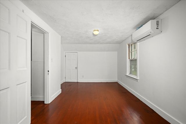 6 Oakwood Ave, Auburn, MA 01501