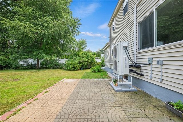 6 Oakwood Ave, Auburn, MA 01501
