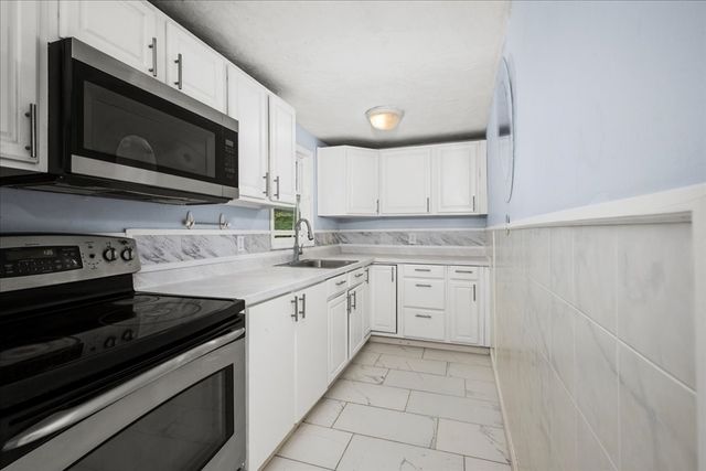 6 Oakwood Ave, Auburn, MA 01501