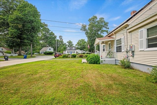 6 Oakwood Ave, Auburn, MA 01501