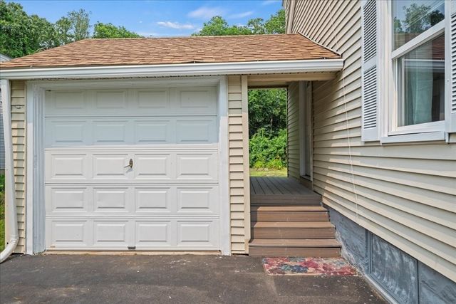6 Oakwood Ave, Auburn, MA 01501