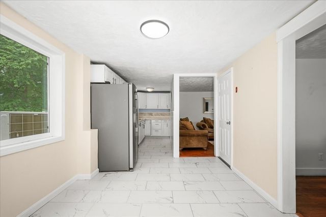 6 Oakwood Ave, Auburn, MA 01501