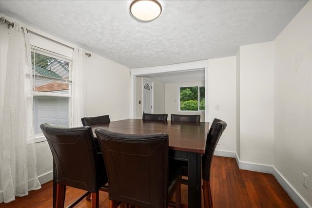 6 Oakwood Ave, Auburn, MA 01501