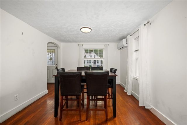 6 Oakwood Ave, Auburn, MA 01501