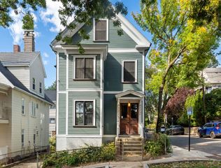 108 School St, Somerville, MA 02143