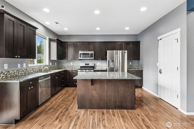 8022 175th Street Ct E, Puyallup, WA 98375