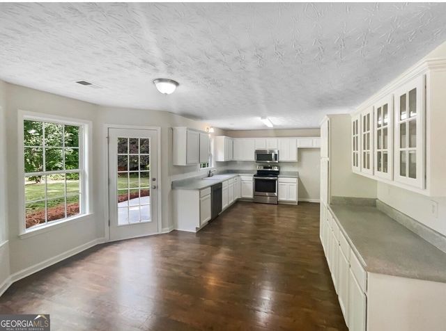 834 Winding Grove Lane, Loganville, GA 30052