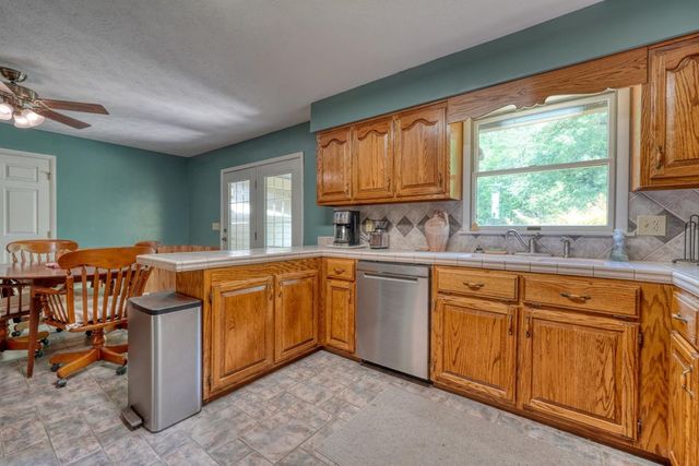 847 Deer Hill Road, Murphy, NC 28906