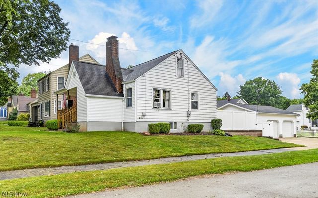 2196 Renwick Drive, Poland, OH 44514