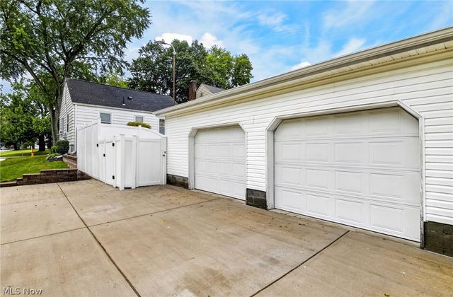 2196 Renwick Drive, Poland, OH 44514