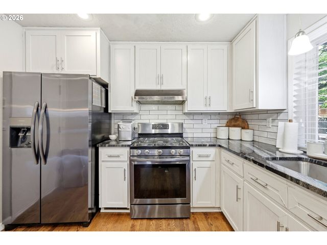 4063 Ne 11TH Way, Gresham, OR 97030
