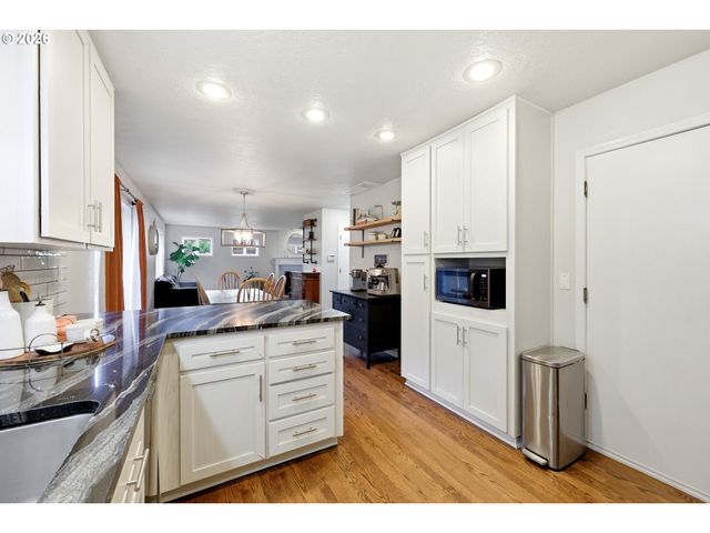 4063 Ne 11TH Way, Gresham, OR 97030