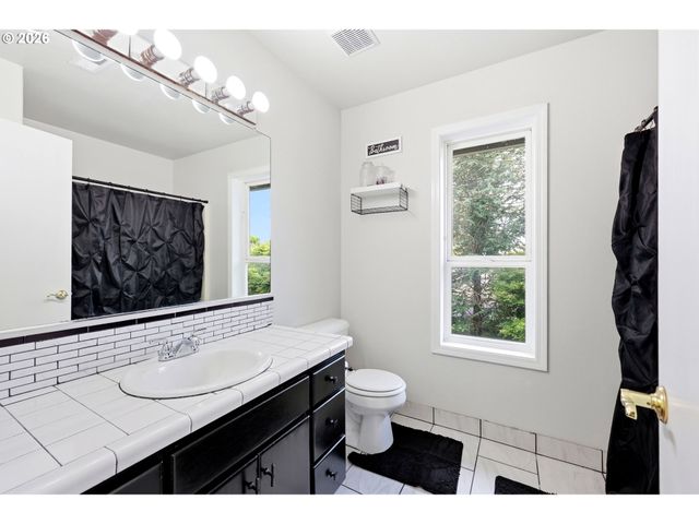 4063 Ne 11TH Way, Gresham, OR 97030