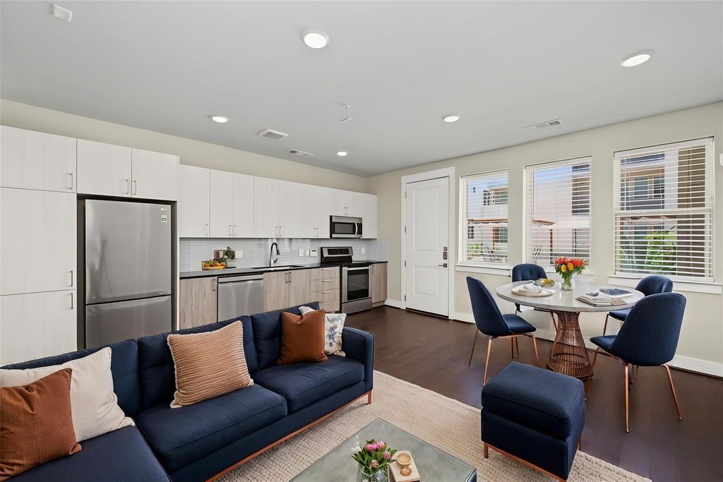 4819 Caroline Street 111, Houston, TX 77004