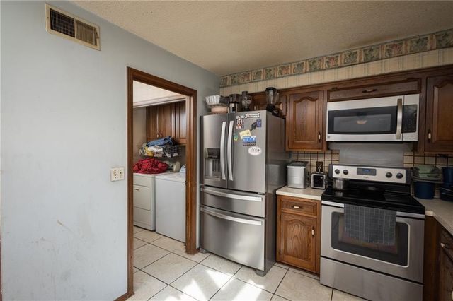 601 E 107th Terrace, Kansas City, MO 64114