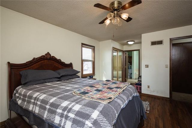 601 E 107th Terrace, Kansas City, MO 64114