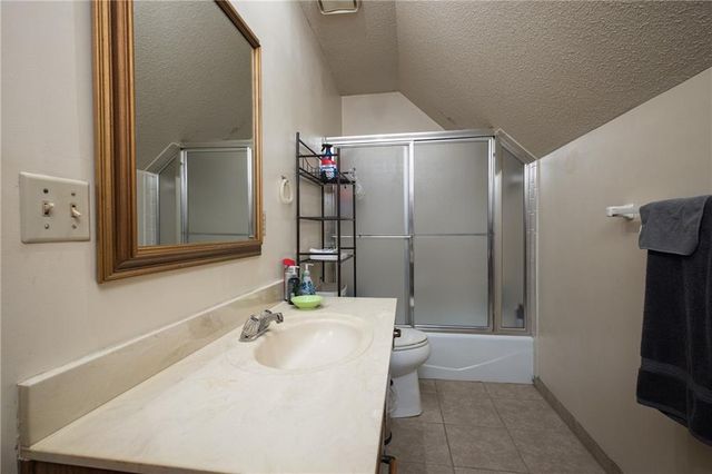 601 E 107th Terrace, Kansas City, MO 64114